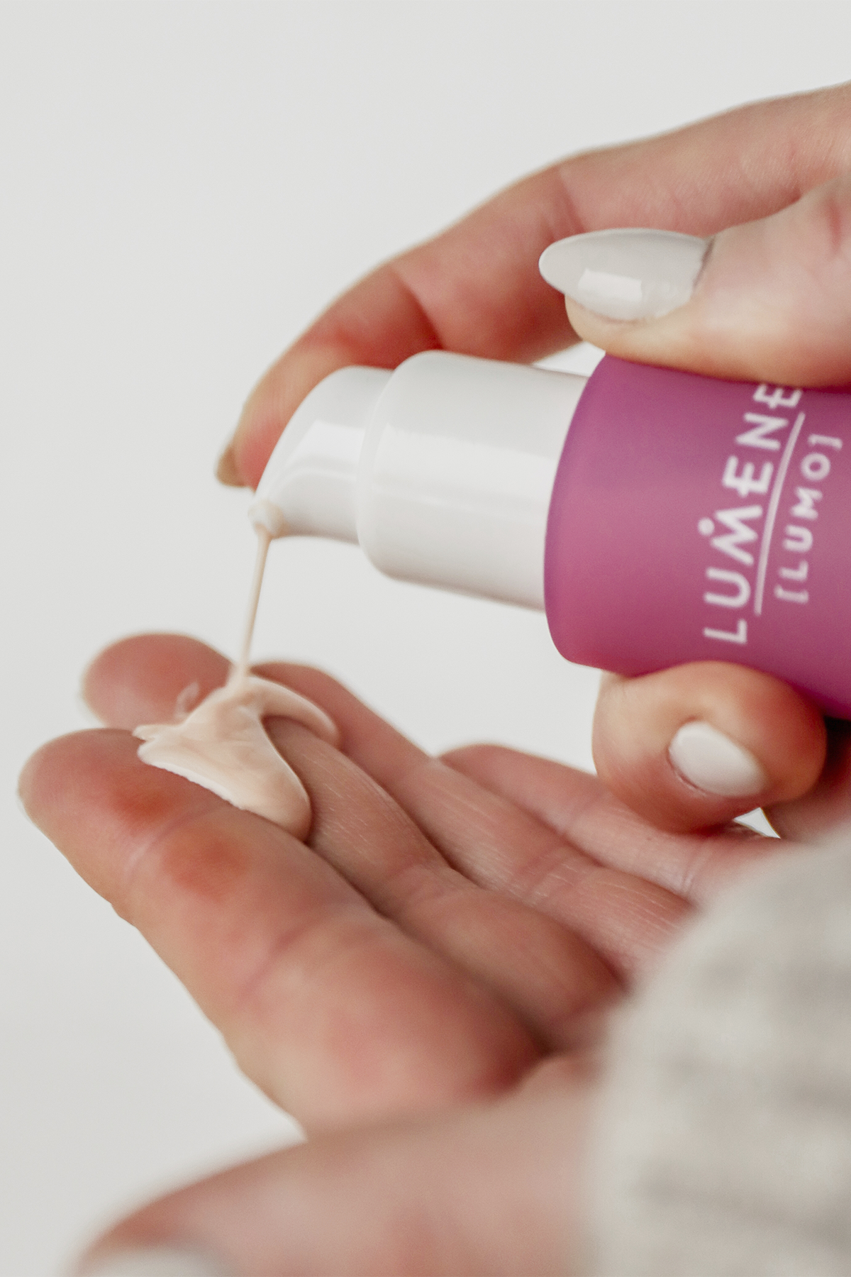 Nordic Bloom Sıkılaştırıcı ve Kırışıklık Karşıtı Lifting Etkili Aydınlatıcı Serum 30 ml